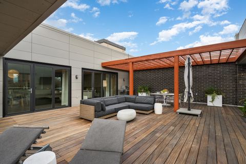 Tiny photo for 1625 N Burling Street #401, Chicago, IL 60614 (MLS # 12541515)