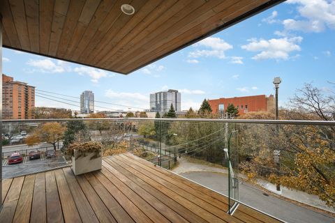 Tiny photo for 1625 N Burling Street #401, Chicago, IL 60614 (MLS # 12541515)