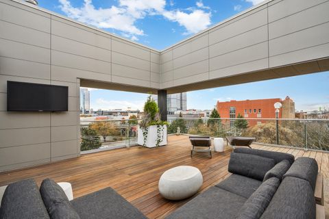 Tiny photo for 1625 N Burling Street #401, Chicago, IL 60614 (MLS # 12541515)