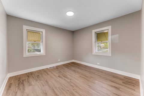 Tiny photo for 6856 W Crandall Avenue, Worth, IL 60482 (MLS # 12475905)