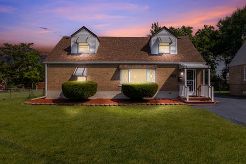 Tiny photo for 6856 W Crandall Avenue, Worth, IL 60482 (MLS # 12475905)