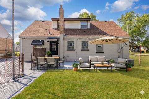 Tiny photo for 6856 W Crandall Avenue, Worth, IL 60482 (MLS # 12475905)