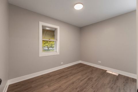 Tiny photo for 6856 W Crandall Avenue, Worth, IL 60482 (MLS # 12475905)