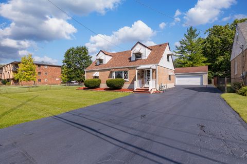 Tiny photo for 6856 W Crandall Avenue, Worth, IL 60482 (MLS # 12475905)