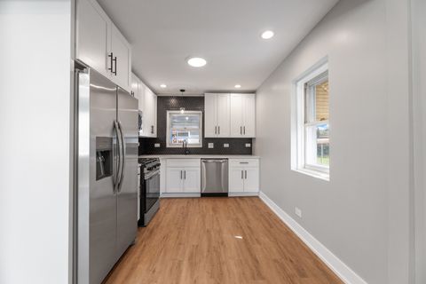 Tiny photo for 6856 W Crandall Avenue, Worth, IL 60482 (MLS # 12475905)