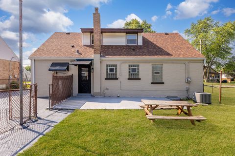 Tiny photo for 6856 W Crandall Avenue, Worth, IL 60482 (MLS # 12475905)