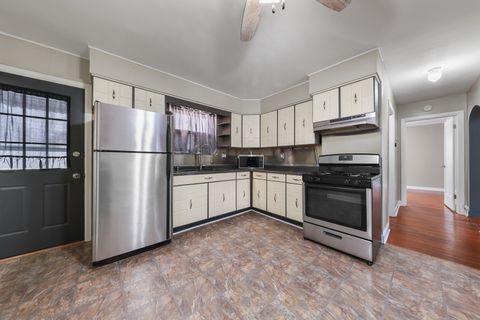 Tiny photo for 1428 Pickwick Street, Ottawa, IL 61350 (MLS # 12604110)