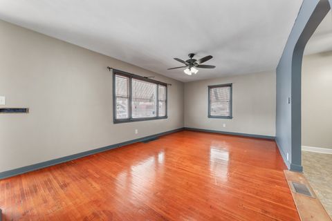 Tiny photo for 1428 Pickwick Street, Ottawa, IL 61350 (MLS # 12604110)