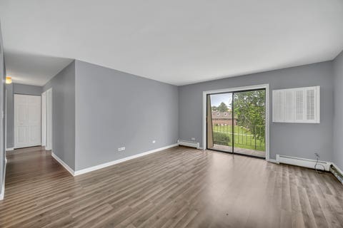 Tiny photo for 138 E Bailey Road #M, Naperville, IL 60565 (MLS # 12739166)