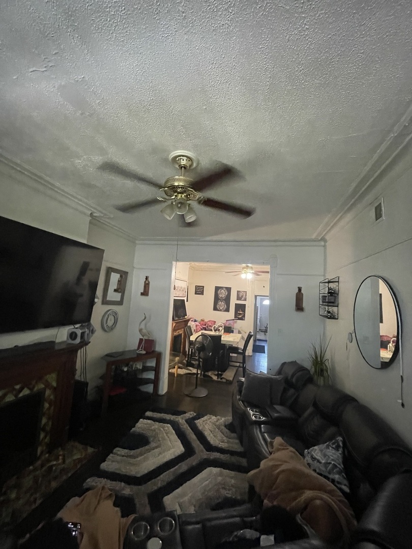 2723 W Washington Boulevard