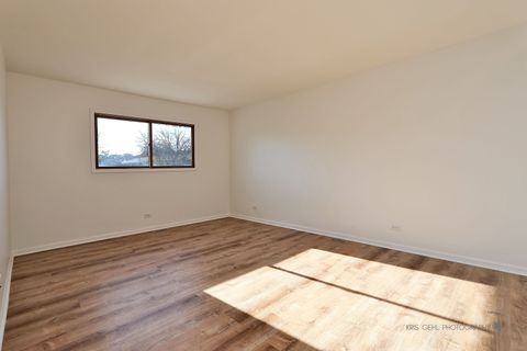 Tiny photo for 34026 N White Oak Lane, Gurnee, IL 60031 (MLS # 12513546)