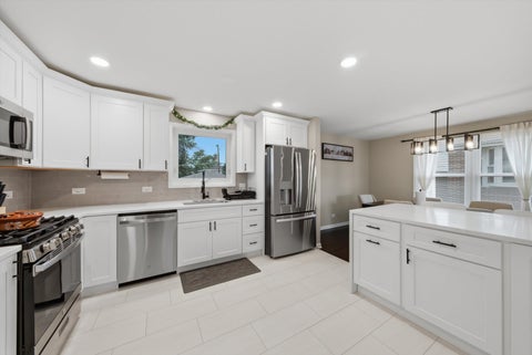 Tiny photo for 10324 S Kolmar Avenue, Oak Lawn, IL 60453 (MLS # 12725260)