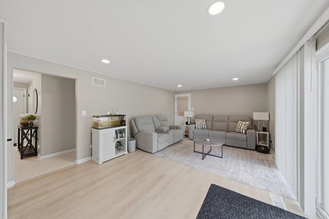 Tiny photo for 10324 S Kolmar Avenue, Oak Lawn, IL 60453 (MLS # 12725260)