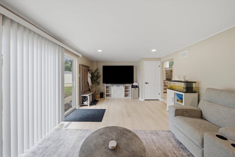 Tiny photo for 10324 S Kolmar Avenue, Oak Lawn, IL 60453 (MLS # 12725260)