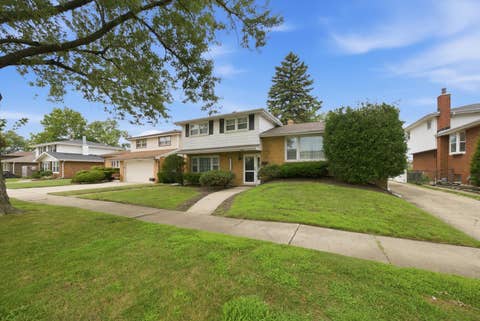 Tiny photo for 10324 S Kolmar Avenue, Oak Lawn, IL 60453 (MLS # 12725260)