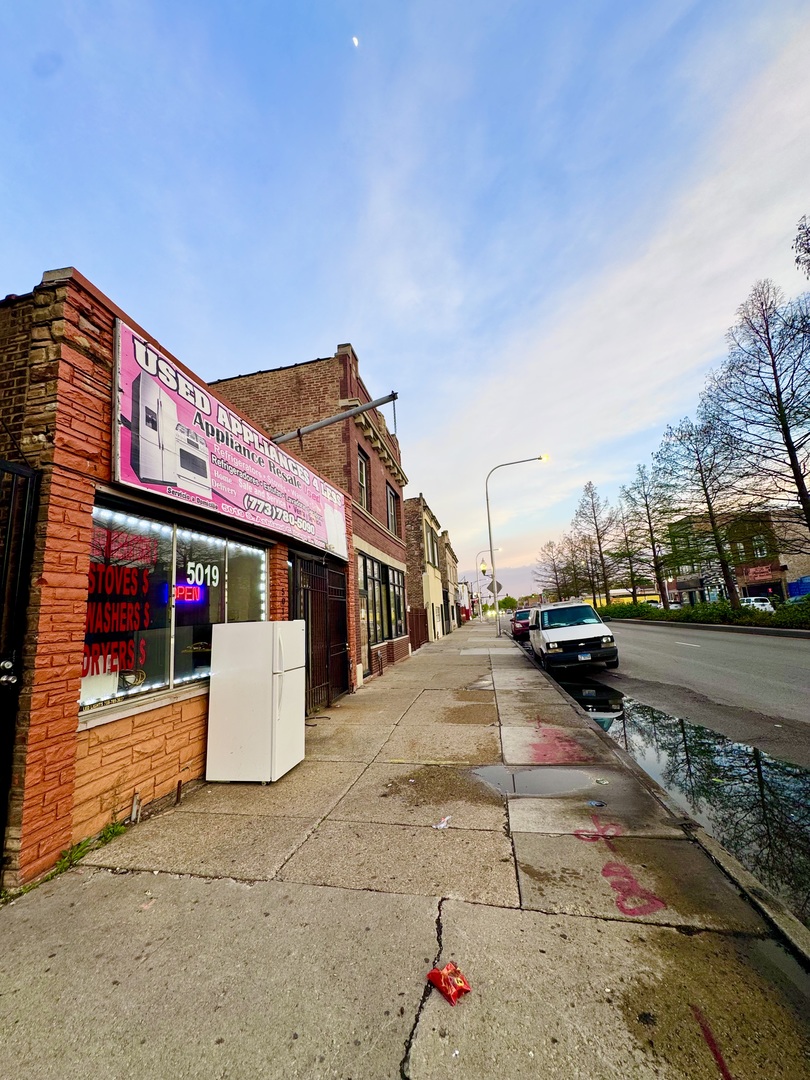 5019 S Ashland Avenue