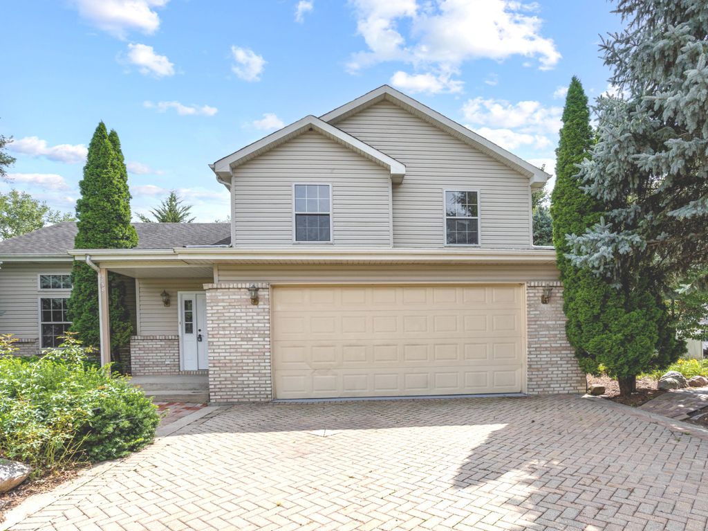 Photo for 1858 David Avenue, Joliet, IL 60433 (MLS # 12507016)