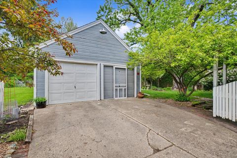 Tiny photo for 1104 W Green Street, Champaign, IL 61821 (MLS # 12619472)