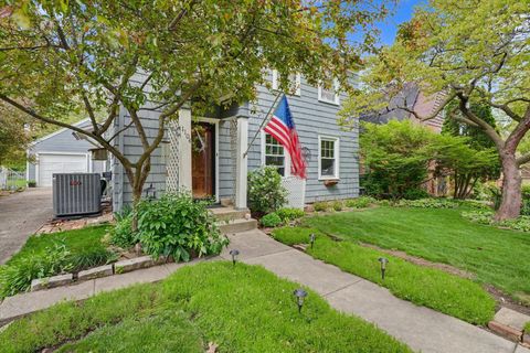 Tiny photo for 1104 W Green Street, Champaign, IL 61821 (MLS # 12619472)
