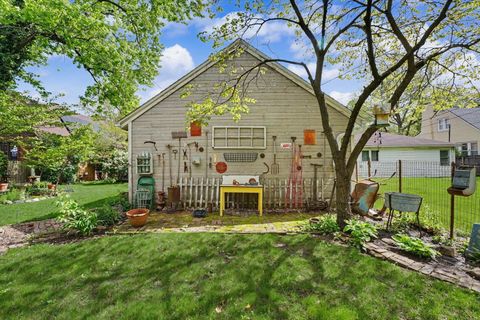 Tiny photo for 1104 W Green Street, Champaign, IL 61821 (MLS # 12619472)