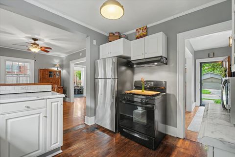 Tiny photo for 1104 W Green Street, Champaign, IL 61821 (MLS # 12619472)