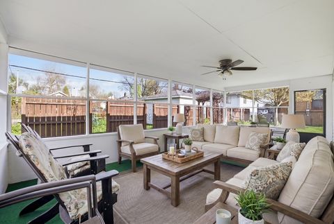 Tiny photo for 628 Franklin Street, Downers Grove, IL 60515 (MLS # 12622259)