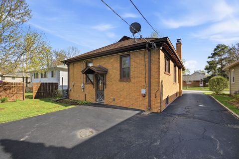 Tiny photo for 628 Franklin Street, Downers Grove, IL 60515 (MLS # 12622259)