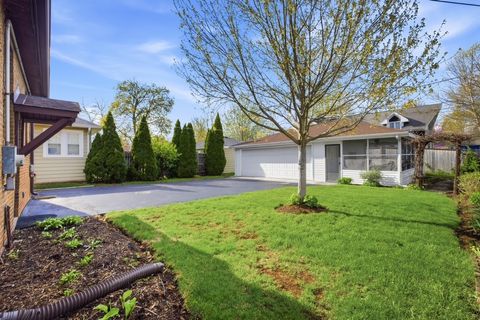 Tiny photo for 628 Franklin Street, Downers Grove, IL 60515 (MLS # 12622259)