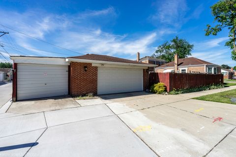 Tiny photo for 3461 N Pacific Avenue, Chicago, IL 60634 (MLS # 12678763)