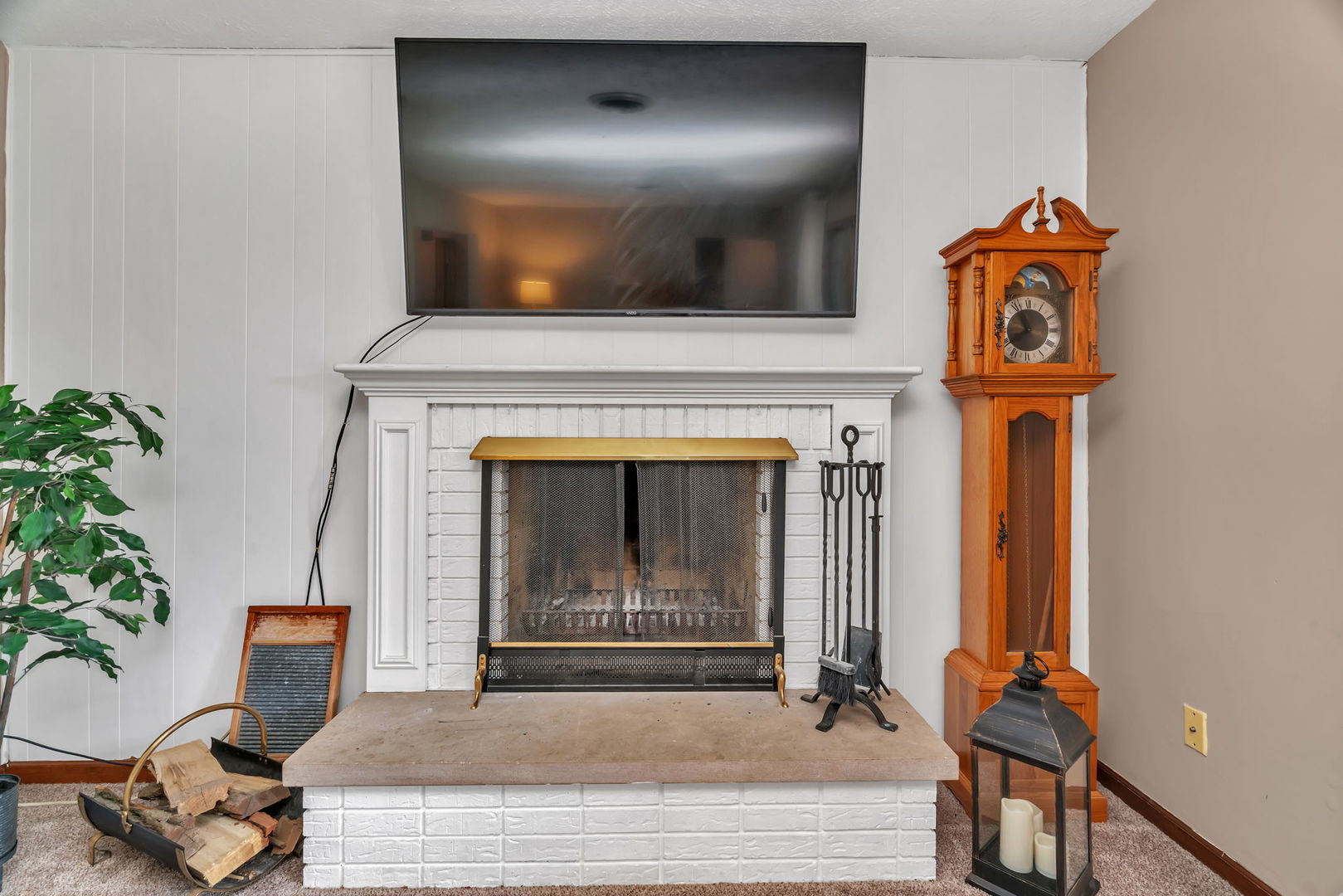 16214 W Diane Way