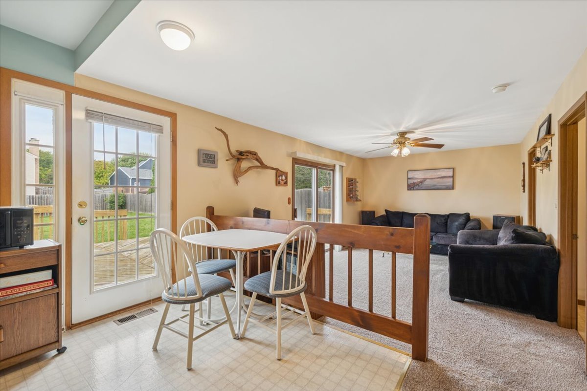 McHenry, Illinois 60050, United States, 3 Bedrooms Bedrooms, ,3 BathroomsBathrooms,Residential,Active,229690