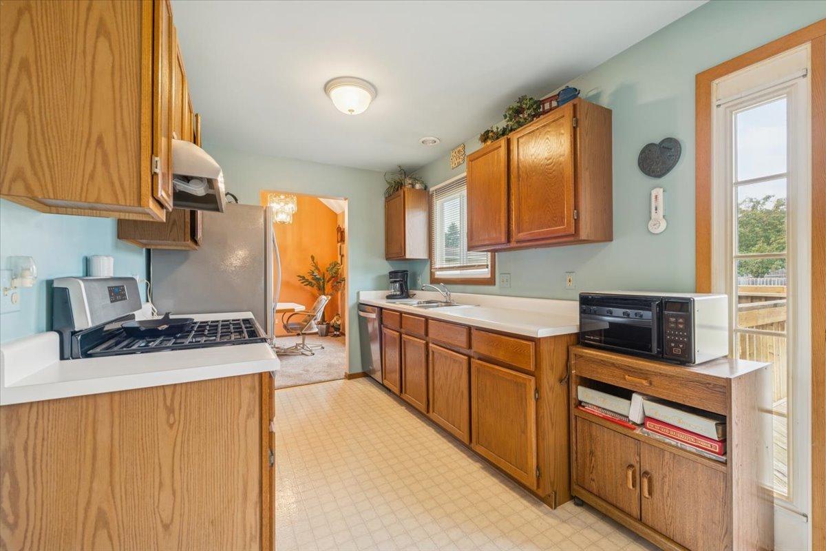 McHenry, Illinois 60050, United States, 3 Bedrooms Bedrooms, ,3 BathroomsBathrooms,Residential,Active,229690