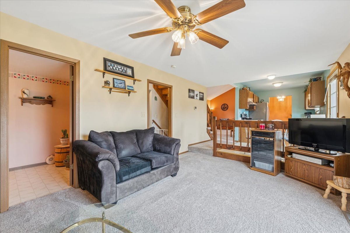 McHenry, Illinois 60050, United States, 3 Bedrooms Bedrooms, ,3 BathroomsBathrooms,Residential,Active,229690