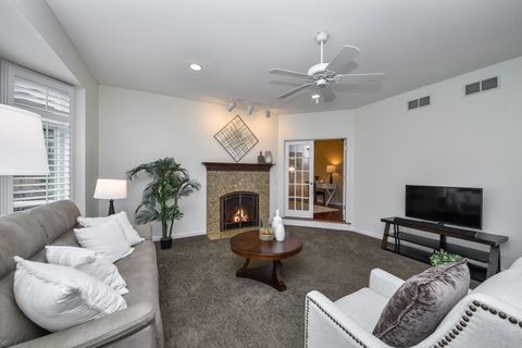 Tiny photo for 640 Kendridge Court, Aurora, IL 60502 (MLS # 12616462)