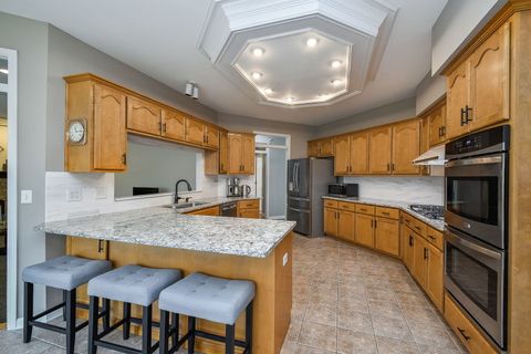 Tiny photo for 640 Kendridge Court, Aurora, IL 60502 (MLS # 12616462)