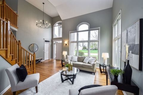 Tiny photo for 640 Kendridge Court, Aurora, IL 60502 (MLS # 12616462)