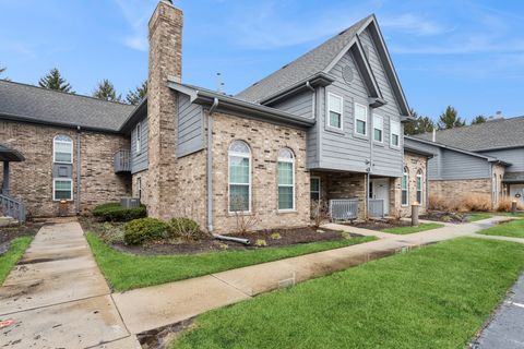 Photo of 43 Foxcroft Road #43-127, Naperville, IL 60565 (MLS # 12586724)