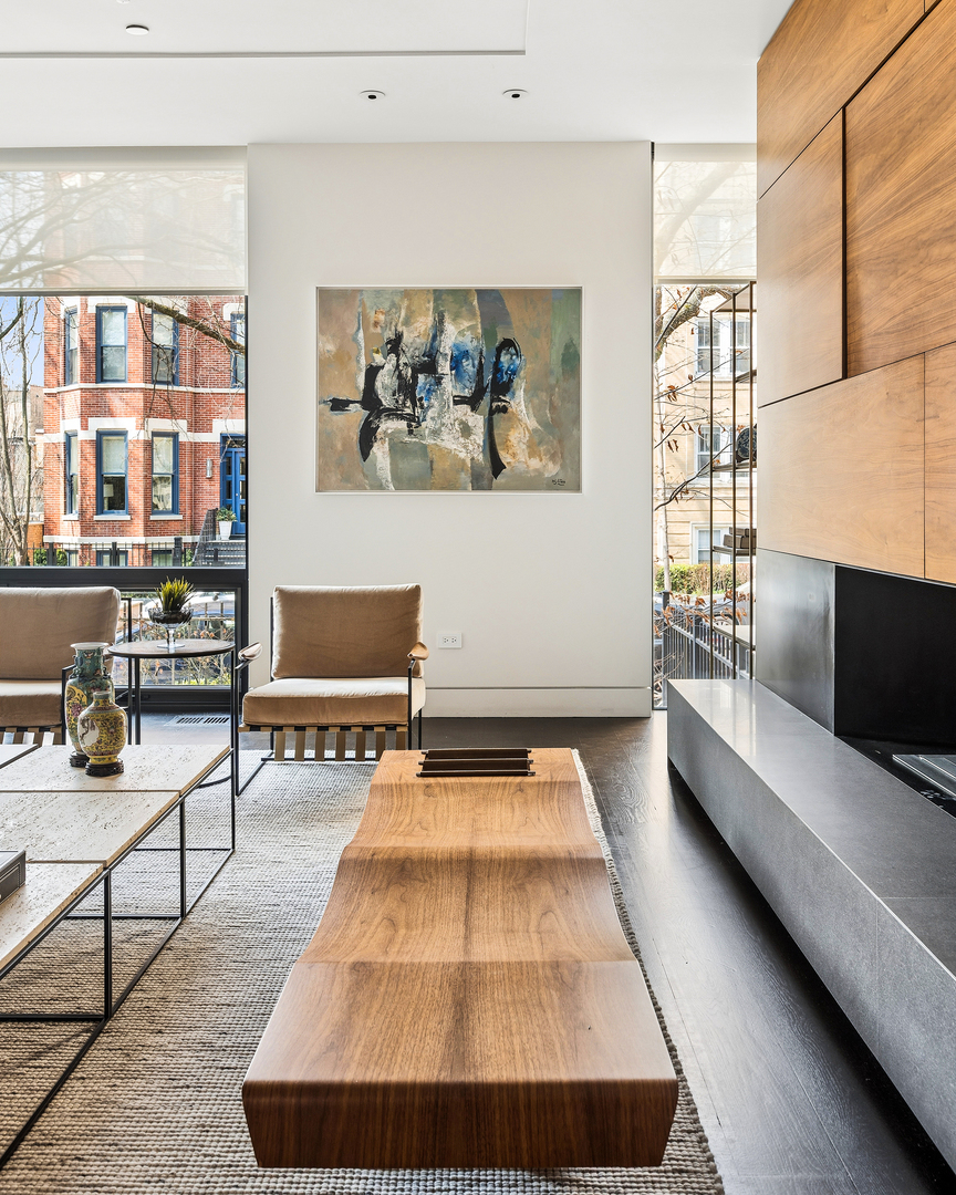 2249 N Burling Street