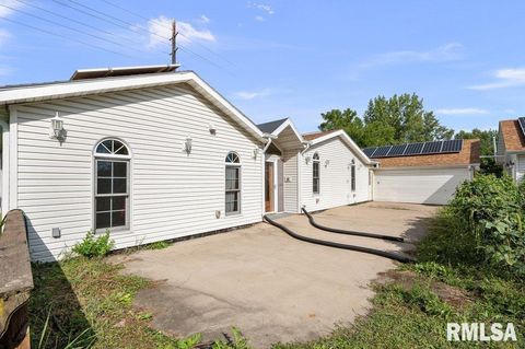 Tiny photo for 705 13TH Street W, Milan, IL 61264 (MLS # 12598891)
