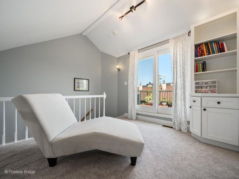 Tiny photo for 2731 N JANSSEN Avenue, Chicago, IL 60614 (MLS # 12736854)