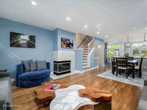 Tiny photo for 2731 N JANSSEN Avenue, Chicago, IL 60614 (MLS # 12736854)