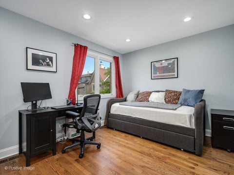 Tiny photo for 2731 N JANSSEN Avenue, Chicago, IL 60614 (MLS # 12736854)
