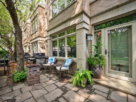 Tiny photo for 2731 N JANSSEN Avenue, Chicago, IL 60614 (MLS # 12736854)