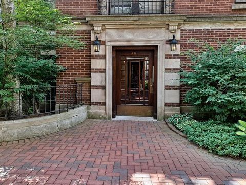 Tiny photo for 400 Ridge Avenue #16-2, Evanston, IL 60202 (MLS # 12399751)