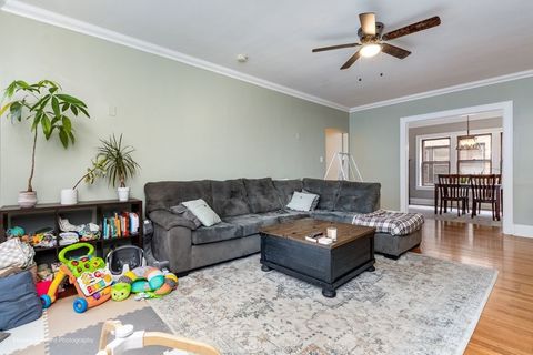 Tiny photo for 400 Ridge Avenue #16-2, Evanston, IL 60202 (MLS # 12399751)