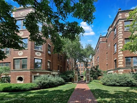 Tiny photo for 400 Ridge Avenue #16-2, Evanston, IL 60202 (MLS # 12399751)