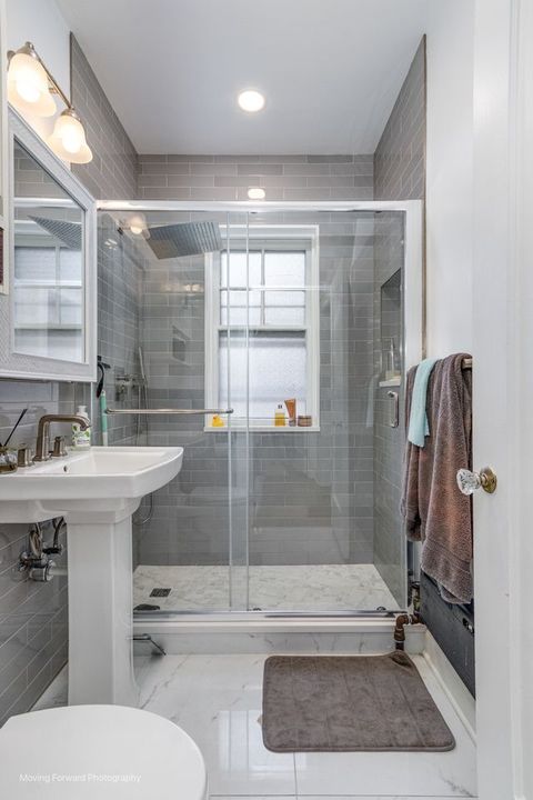 Tiny photo for 400 Ridge Avenue #16-2, Evanston, IL 60202 (MLS # 12399751)