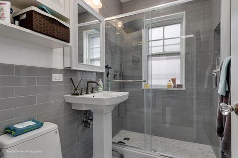Tiny photo for 400 Ridge Avenue #16-2, Evanston, IL 60202 (MLS # 12399751)