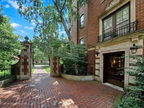 Tiny photo for 400 Ridge Avenue #16-2, Evanston, IL 60202 (MLS # 12399751)