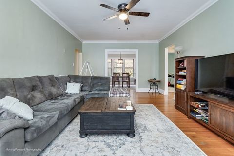 Tiny photo for 400 Ridge Avenue #16-2, Evanston, IL 60202 (MLS # 12399751)